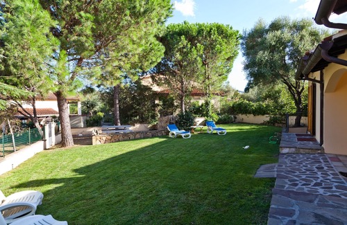 San Teodoro City Centre Apartment | San Teodoro: 4/6-paikkainen Huvila Lähellä La Cintan Rantaa