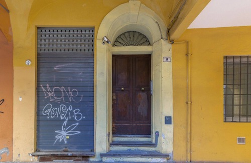 Historic Center Apartment | San Vitale University Center Apartment