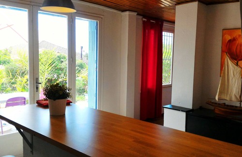 Sanary-sur-Mer Apartment | SANARY s/MER CENTER, QUIET 3 rooms + Terrace & Private Garden, up to 4 People !