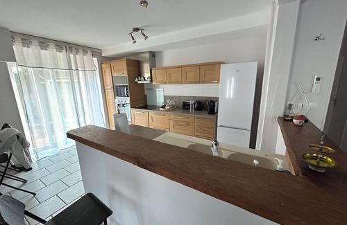 Saint-Satur House | Sancerrois: Town house in St Satur with courtyard, terrace and barbecue