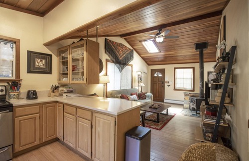 Northwood Cabin | Sanctuaire ~ Private Retreat in Monte Rio