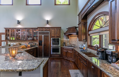Banner Elk Cabin | Sanctuary 4bd 3 and a half bath - Luxury Eagles Nest with long views, hot tub, hiking, and more!