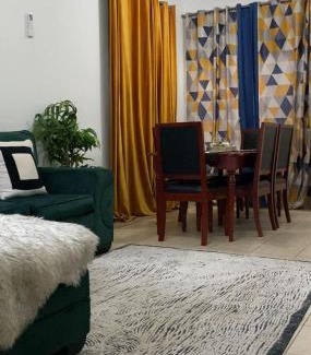 Lusaka Apartment | Sanctuary Aparthotel-AC-Garden- Solar-Wi-Fi -Firepit-Park-Carport