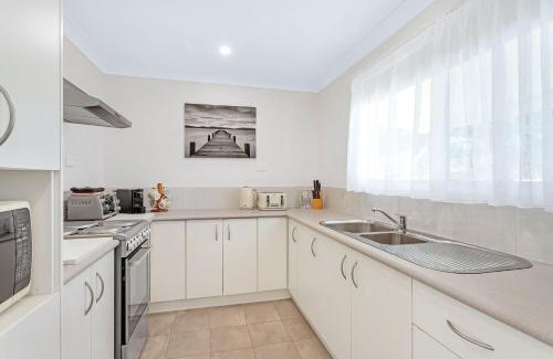 Sanctuary Point House | Sanctuary Cottage - Family and Pet Friendly