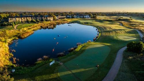 Sanctuary Lakes Villa | Sanctuary Lakes Luxe Private Villa - Where Golf Meets Grandeur - Only 20km from Melbourne City