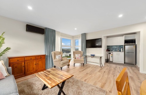 Nukuhau House | Sanctuary on the Grove Taupo