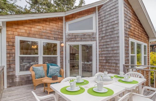 Manzanita House | Sand Bucket