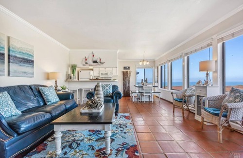 Dillon Beach House | Sand Castle in Dillon Beach - 6 bdrms & 3 1/2 baths and 2 living areas Sleeps 12