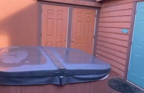 Smith River Cabin | Sand Castle - Ocean Cabin 25 W Private Jacuzzi (Private Beach Owned by White Rock Resort)