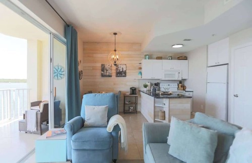 St. Petersburg - Clearwater Apartment | Sand Dollar Point - Pool, Bay, Hot Tub, 10 min to beach