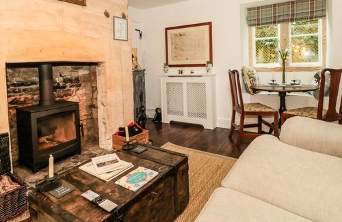 Bathford Cottage | SAND FAIRY COTTAGE, pet friendly, character holiday cottage in Bath