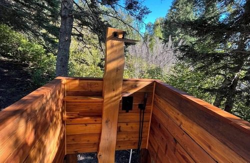 Manitoba Cabin | Sand Lake Log Cabin with Hot Tub
