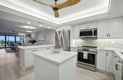 Sanibel Condo | Sand Pointe 214, 2 Bedroom, Pool and Gulf View, Completely Renovated