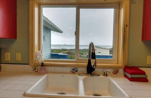 Gold Beach House | Sand Ranch - Epic Ocean View and SPA