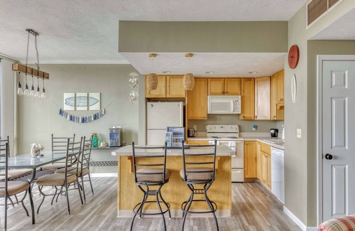Seaside Condo | Sand & Sea (414) Hang 10 Hideaway - Ocean View Dog Friendly