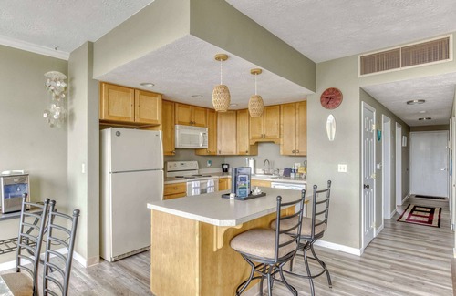 Seaside Condo | Sand & Sea (414) Hang 10 Hideaway - Ocean View Dog Friendly