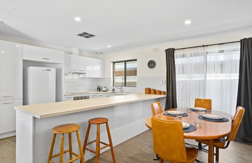 Port Willunga House | Sand & Sun - Port Willunga - C21 SouthCoast Holidays