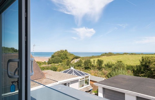Benllech House | Sandaig: Pet-Friendly 4‑Bed Home with Sea Views in Benllech | Managed by Anglesey Holiday Lettings