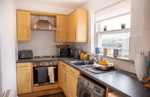 Eastbourne City Centre Apartment | Sandbanks. The Beach House Apartments, central, parking and walk to the beach