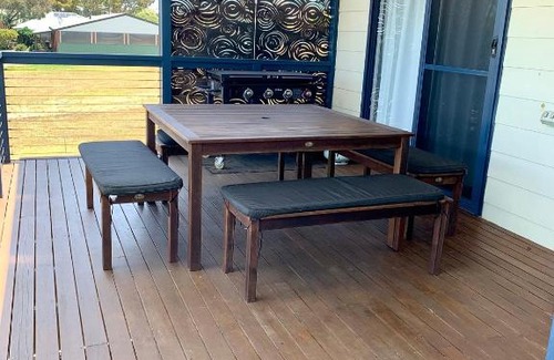 Kingscote House | Sandcastle - A Esplanade Place, Stunning Views