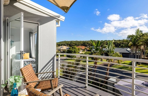 Fingal Bay House | Sandcastles at the Beach - Linen Supplied & Beds Ready on Arrival