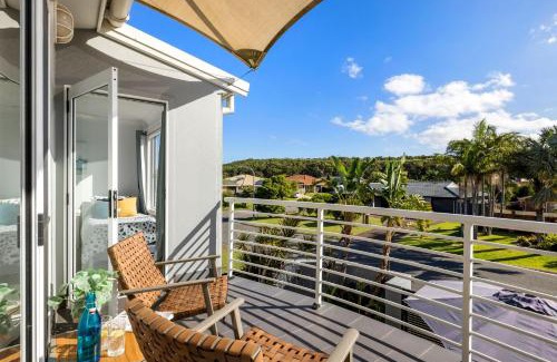 Fingal Bay House | Sandcastles at the Beach - Linen Supplied & Beds Ready on Arrival