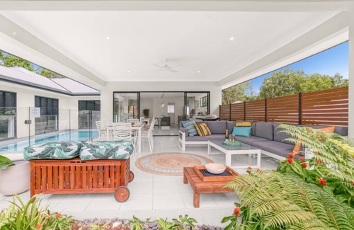 Palm Cove House | SANDCASTLES @ PALM COVE
