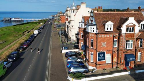 Cromer House | Sandcliff Guest House