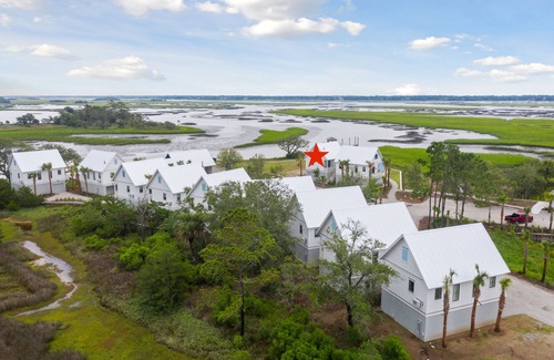 Johns Island House | “Sanderling” (3040 Southerly Way) 2 person creekside bungalow at Kiawah River