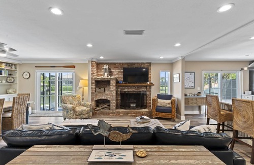 Palm Harbor House | Sandfiddler Pool Home | Canal View | Dock | Heated Pool | Close to Beach and Golfing | Free WIFI
