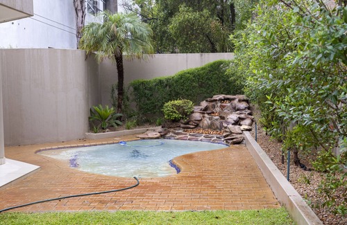 Greater Johannesburg Metropolitan Area Villa | Sandhurst Villa close to Sandton City