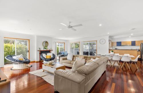 Callala Beach House | Sandlewood Breeze - Pet Friendly - Community Pool