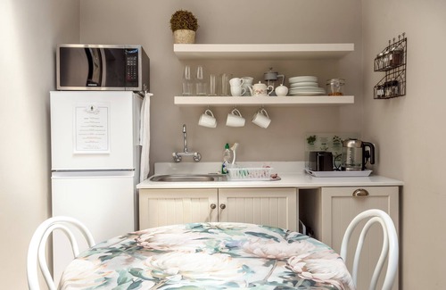 Rondebosch Bed & Breakfast | Sandown Lodge