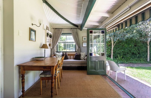Rondebosch Bed & Breakfast | Sandown Lodge