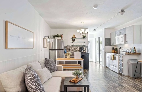 Satellite Beach Apartment | Sandpiper 𓇼 1BR/1BA Across From Beach!