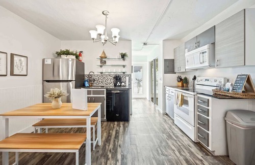Satellite Beach Apartment | Sandpiper 𓇼 1BR/1BA Across From Beach!