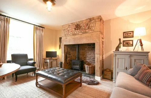 Alnmouth Cottage | SANDPIPER (ALNMOUTH), pet friendly in Alnmouth