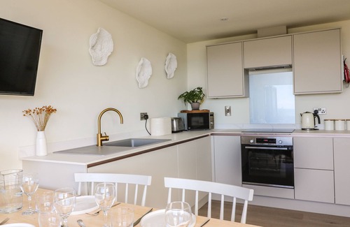 Eype Cottage | SANDPIPER CHALET, with a garden in Eype