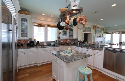 Wrightsville Beach House | Sandpiper Cottage - Oceanfront home with gourmet kitchen, Jacuzzi and more