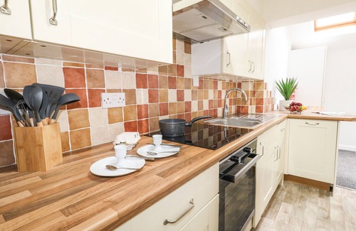 Wyke Regis Cottage | SANDPIPER, pet friendly, character holiday cottage in Weymouth