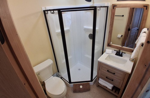 Homer Apartment | SANDPIPER STUDIO, BEACH WALK INNnRENT ALONE ORnADD AS ACCESS TO THE BEACH SUITE