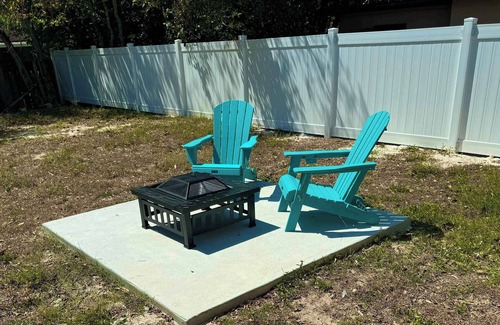 Bonita Springs Apartment | Sandpiper Suite- Cute 2BR Fenced Yard Pet Friendly