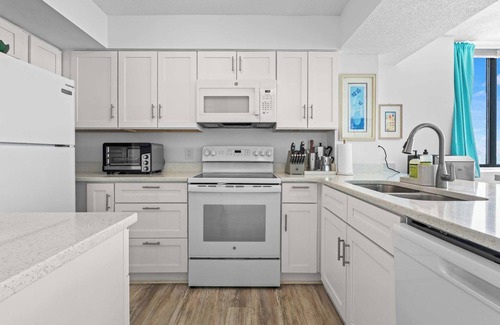 Central Myrtle Beach Apartment | Sands Beach Club 2BR Ocean Front Condo 728
