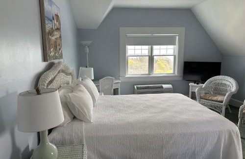 Woods Hole Hotel | Sands Of Time Motor Inn & Harbor House