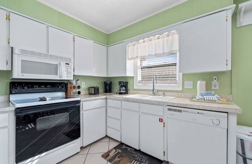 Gulf Shores House | 🏖️Sands of Time | Pet Friendly 2BR Home | Prime Location | Walk to the Beach