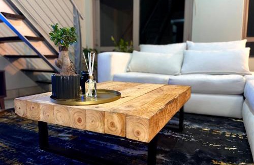 Greater Johannesburg Metropolitan Area Apartment | Sandton - Japandi style 1 bedroom Loft apartment