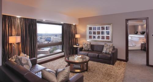 Greater Johannesburg Metropolitan Area Hotel | Sandton Sun and Towers