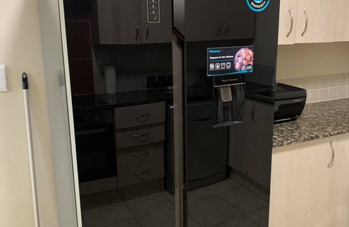 Greater Johannesburg Metropolitan Area Apartment | Sandton three bedroom apartment with magnificent views.