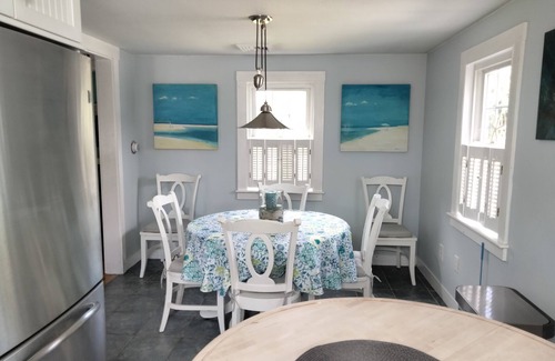 West Yarmouth House | SANDTRAP! BEACH short walk! Marinas, Golf, Shopping & Restaurants short drive!