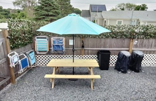 West Yarmouth House | SANDTRAP! BEACH short walk! Marinas, Golf, Shopping & Restaurants short drive!